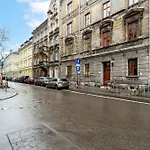 Cracow Downtown Comfort By Bookinghost *